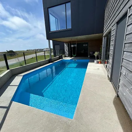 Βίλα House With Pool And Steam Bath On The Beach!