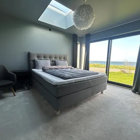 Βίλα House With Pool And Steam Bath On The Beach!